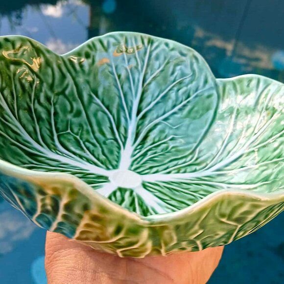 FUN Green Bordallo Pinheiro Cabbage Plate and 2 Salad Bowls Set - Picture 6 of 9